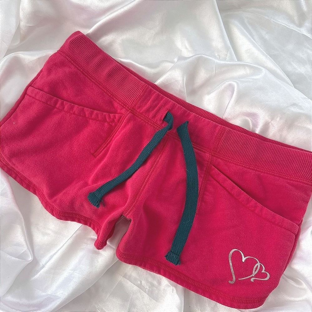 No Boundaries Pink Fleece Lounge Shorts Heart Graphic Small 3-5 NZ33401B